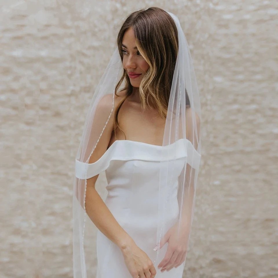 Elegante borda frisada véu com pente, pérolas de cristal Beads, Marfim longo véu nupcial, Custom Catedral Veil, 1 camada, casamento, pérolas