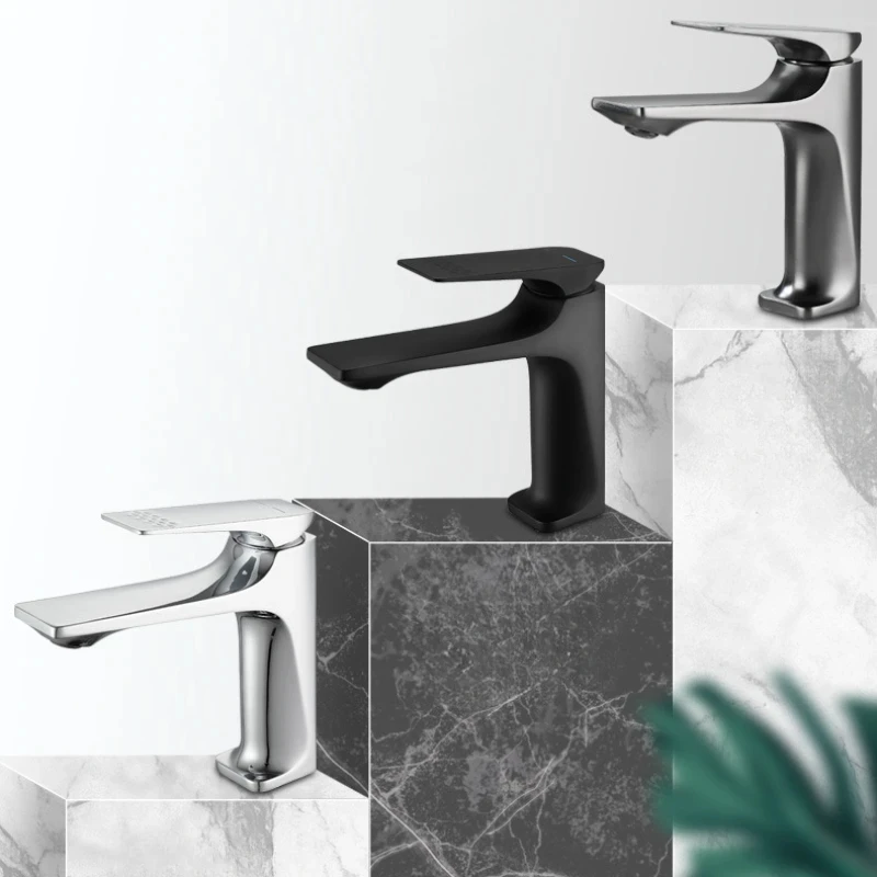 Neue High-End-Bad Wasserhahn heiß und kalt Waschbecken Messing Kern Wasserhahn Anti-Spritz-Waschbecken im Bad Waschbecken Tapware Wasserhahn