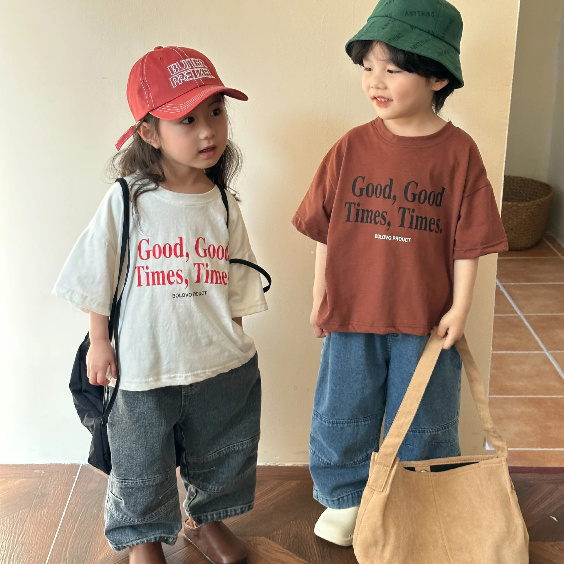子供のレタリングプリントのコットンTシャツ,半袖カジュアルTシャツ,男の子と女の子のためのゆったりとした服,ファッショナブルな夏,2022