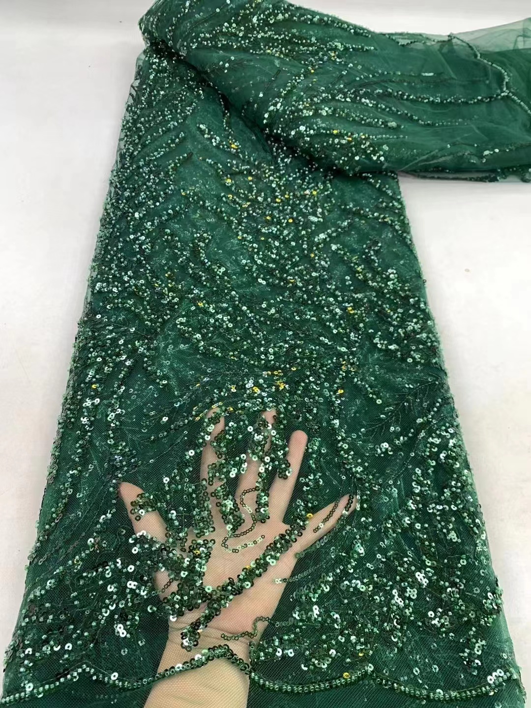 女性のための真珠とスパンコールの白いチュールレース生地,フランスのスパンコール生地,クリスマスパーティーのための刺fabric,豪華なファッション,2024