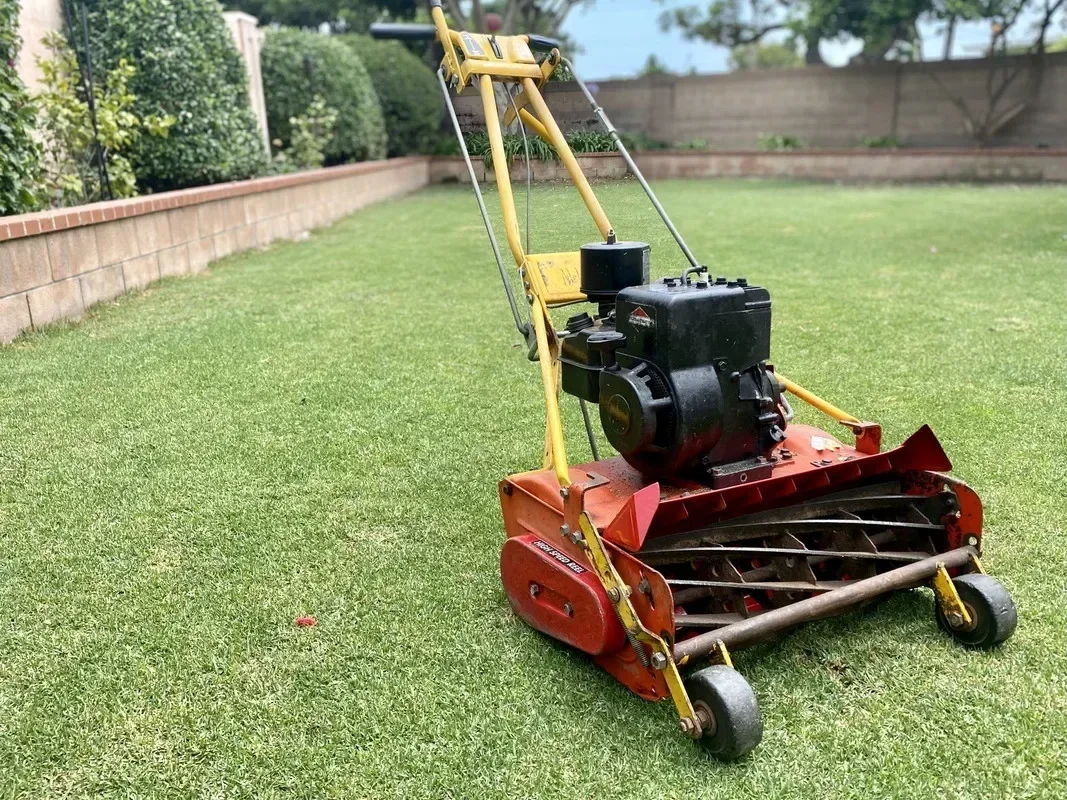NEW DISCOUNTS SALES: McLane 20-5.50GT-10-GK 20 in. 10 Blade 5.50GT Briggs & Stratton Engine Greens Keeper
