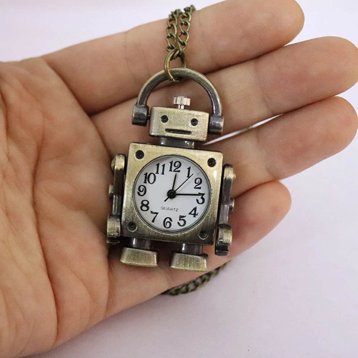 Vintage Robot Shape Relógio de bolso, algarismos arábicos, mostrador redondo, quartzo, pingente decorativo, chaveiro bonito, saco charme para uma festa