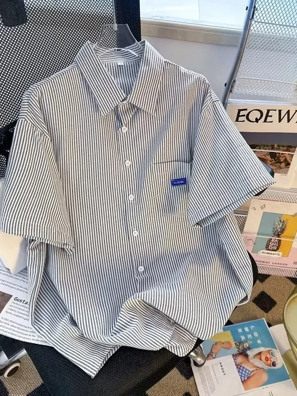 Summer Men's Striped ort Sve Loose Fit irt Thin Button-Up Casual Versatile Top Youth Trendy Sle Non-Iron Treaent