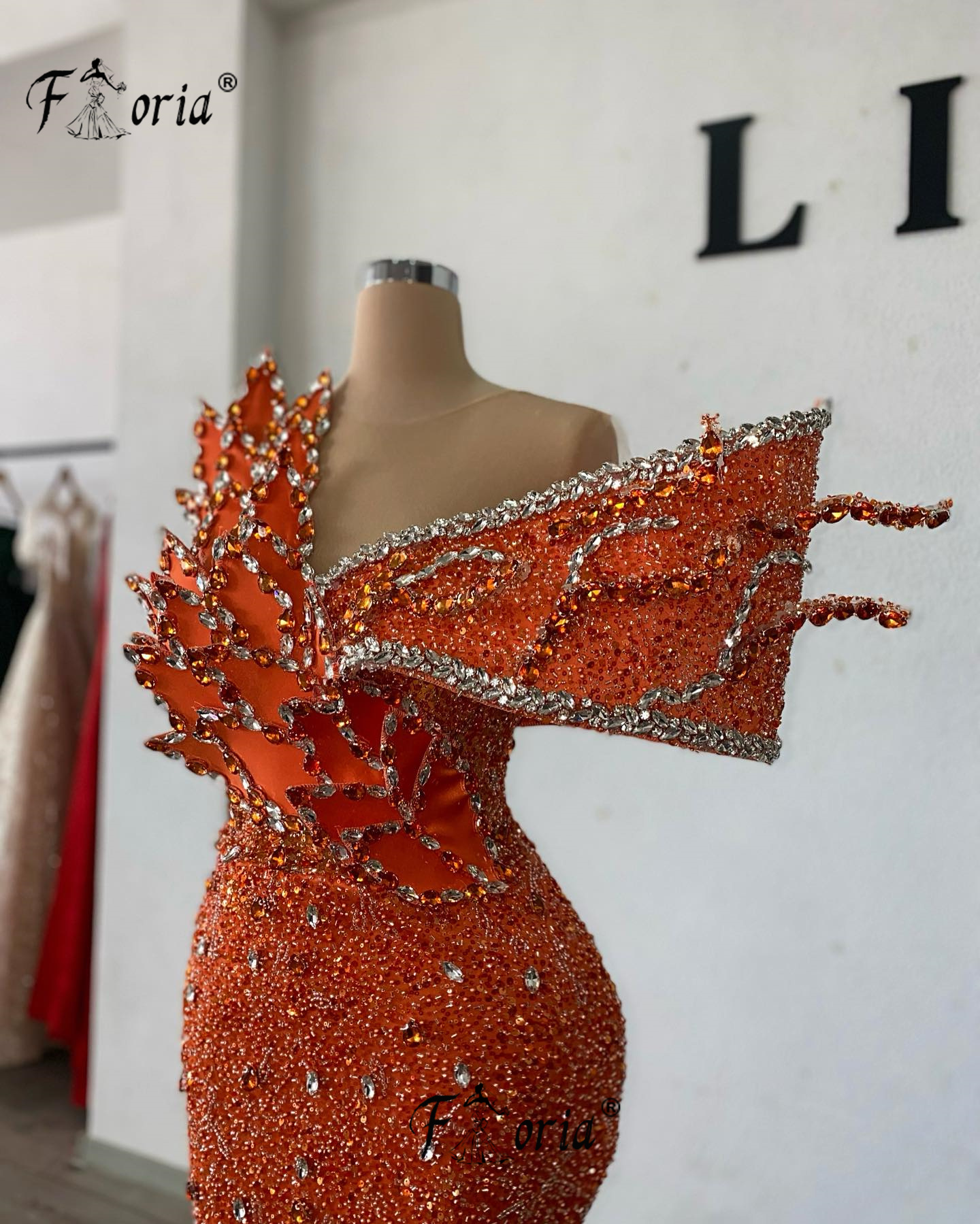 Elegant สีส้มพรหมชุดลูกปัดคริสตัล Appliques 3D ชุดราตรีอย่างเป็นทางการที่กําหนดเองค็อกเทล robes longues soiréesgante 2025