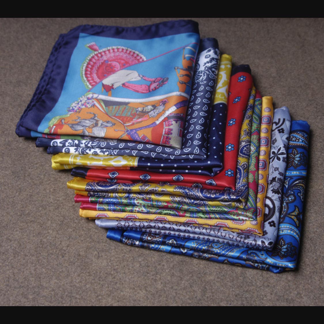 ผ้าเช็ดหน้าผู้ชายสุดหรูอุปกรณ์เสริมของผ้าไหมกระเป๋าผ้าเช็ดหน้าสี่เหลี่ยมผ้าเช็ดหน้ากระเป๋าผ้าพันคอลาย Paisley ลายจุดปาร์ตี้งานแต่งงานงานพรอม