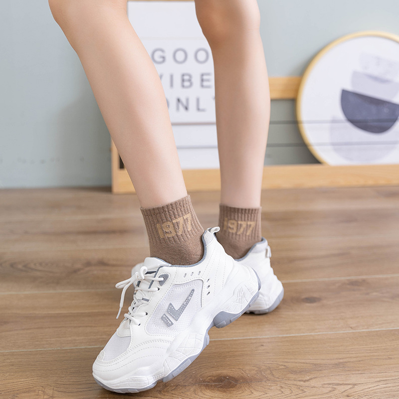 4 pares de calcetines de Hip Hop para hombre, calcetines tobilleros deportivos, calcetines cortos de algodón para hombre y mujer, estilo de moda para monopatín, regalo para pareja, corte bajo transpirable