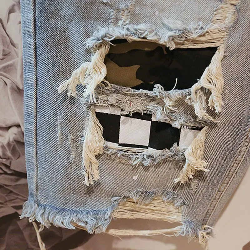 Man Denim Shorts with Text Ripped Embroidery Short Jeans Pants for Men Designer Popular New in Original Trend 2024 Summer Retro