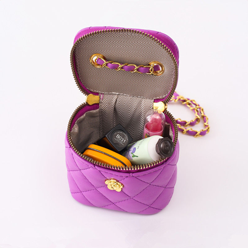 Женская сумка через плечо с вышивкой и цепочкой