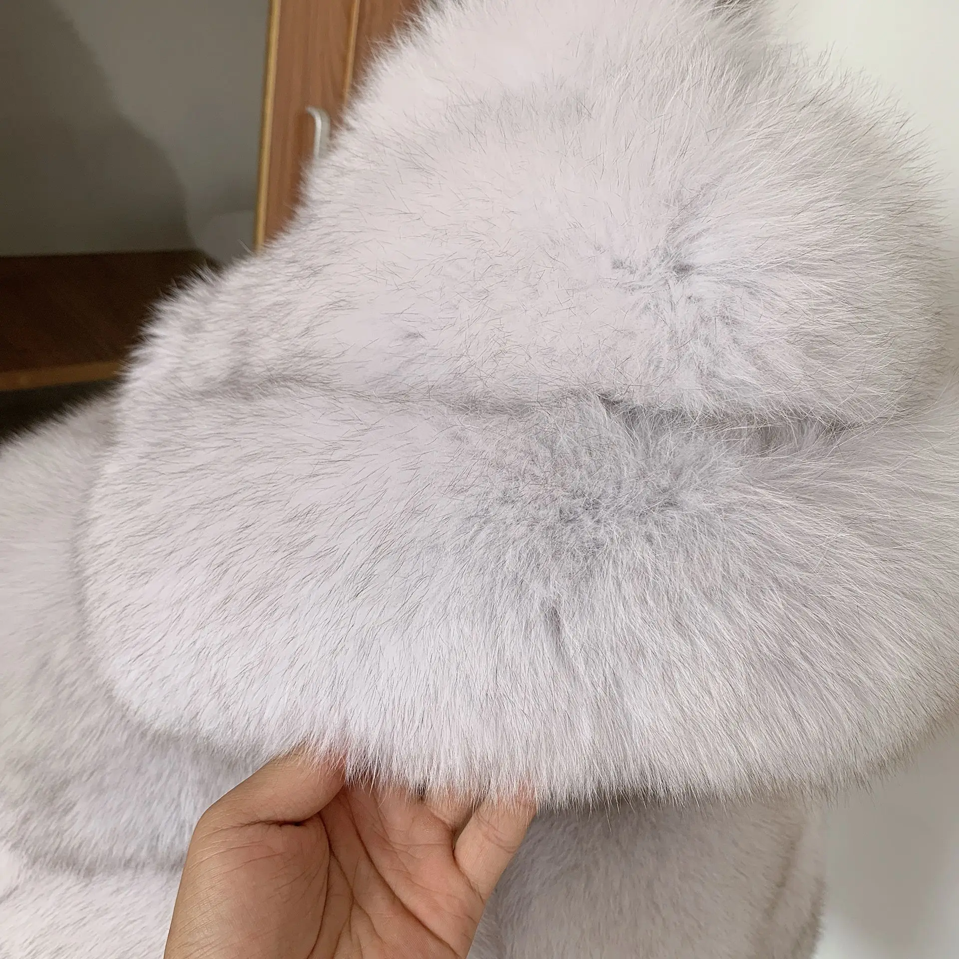 2023 o mais popular casaco de pele real curto com capuz feminino quente no inverno real pele de raposa 3 fileiras casaco curto pele de guaxinim com capuz jaqueta