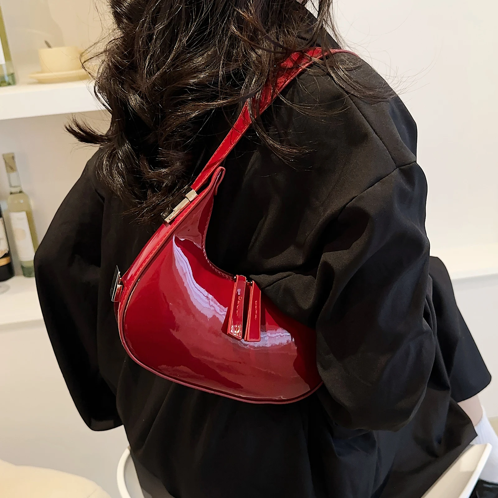 Half Moon กระเป๋า Vintage PU หนังกระเป๋าถือขนาดเล็กแบรนด์หรูผู้หญิงไหล่กระเป๋า Retro สีแดงสุภาพสตรีรักแร้กระเป๋า Mini Totes