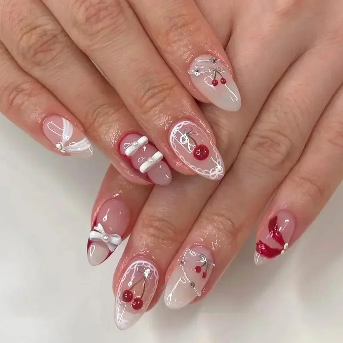 24 Uds uñas postizas de almendra de cabeza redonda corta con flores patrón de hierba puntas de uñas postizas usables cubierta completa de verano prensa en las uñas