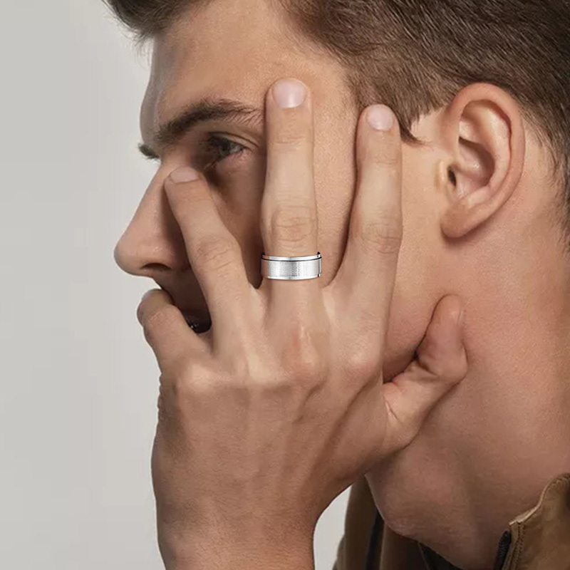 Vnox Personalisierter Spinner-Ring für Männer und Frauen, 6 mm Edelstahl, drehbarer Ehering, individueller Name, Datum, Initiale, männlicher Schwanzring