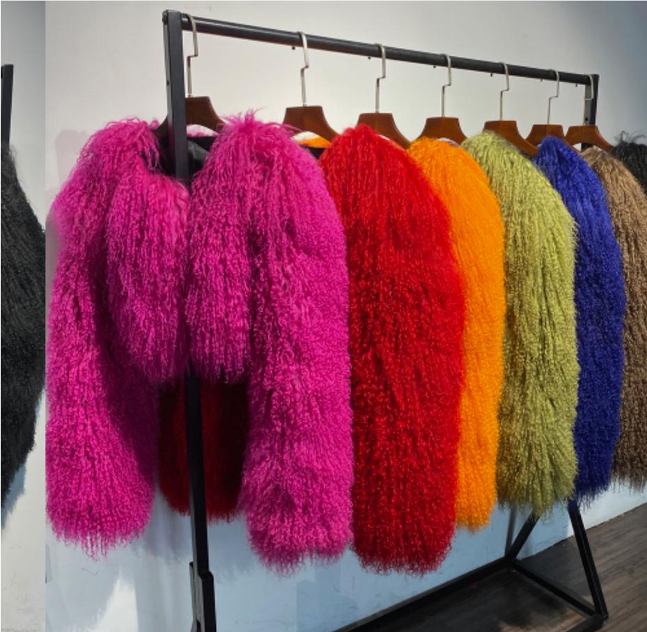 Manteau de vierrure de mouton bordeaux mongol, stoffen chaud d'hiver en vintage vierrure, orementen en vierrure de mouton naturel