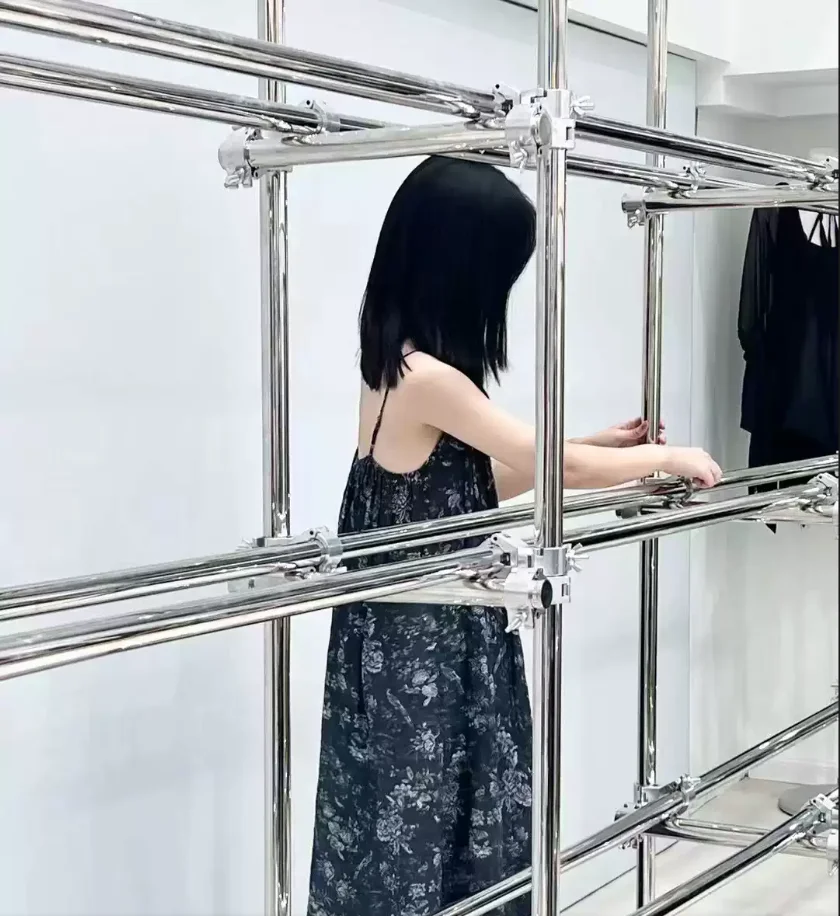 1 ชิ้น 6061 อลูมิเนียมอัลลอยด์คงที่เหล็กท่อนั่งร้าน Fastener โปรไฟล์อลูมิเนียมอุปกรณ์เสริมรอบหลอด Movable Connector