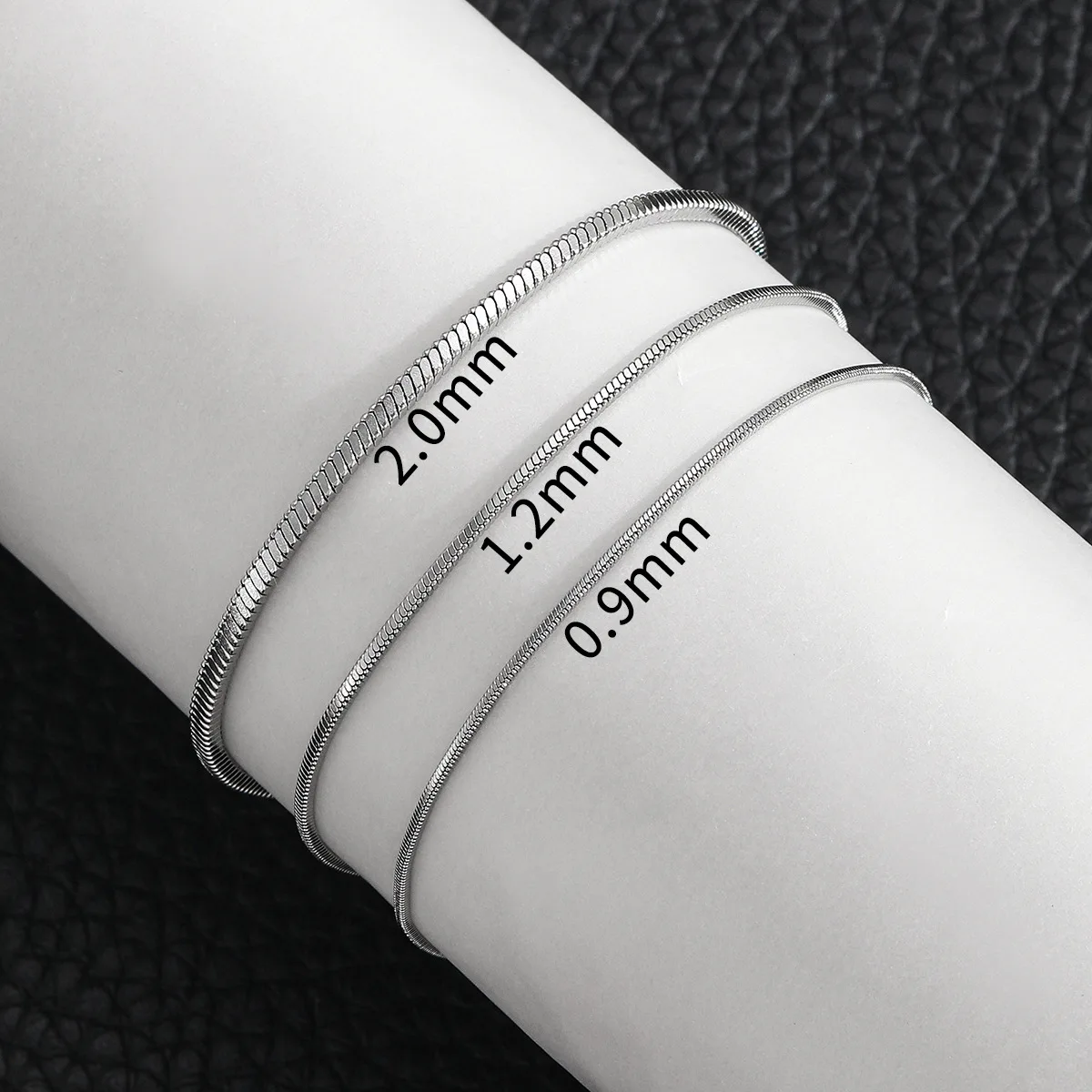Bracciale da uomo semplice in acciaio inossidabile con osso di serpente quadrato, gioielli hip-hop, accessori per feste alla moda, braccialetto per le donne