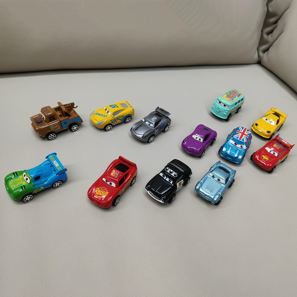 12 teile/satz Heißer Verkauf Pixar Cars Lightning Mcqueen Jackson Storm Mater Pvc Modell Back-Force Auto Spielzeug Für Kinder geburtstag Geschenk Set