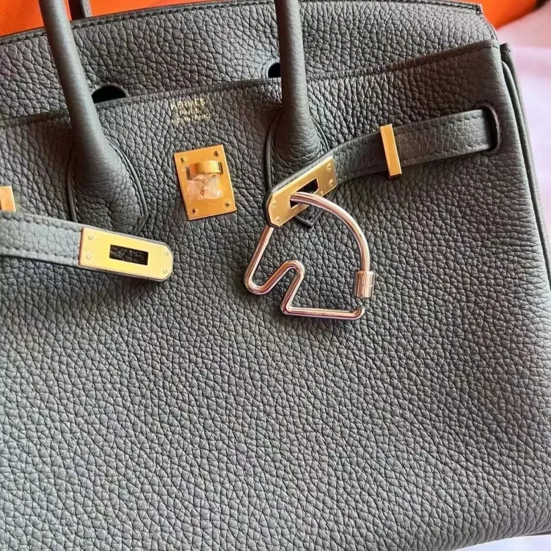 ม้าหัวกระเป๋า Charm เหมาะสําหรับกระเป๋า Cheval Key CHAIN ตกแต่งหัวเข็มขัดกระเป๋าสายคล้องไหล่กระเป๋าจี้ Key CHAIN