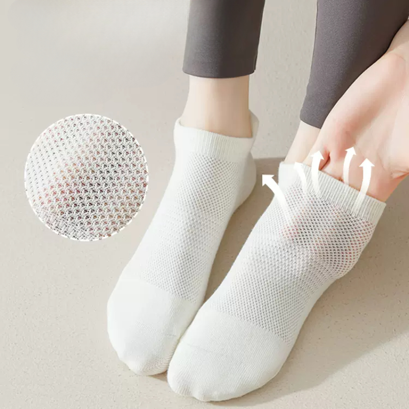 Calcetines de Yoga transpirables de malla para mujer, medias cortas de algodón de corte bajo para gimnasio, Fitness, deportes de baile, calcetines profesionales antideslizantes para Pilates y suelo