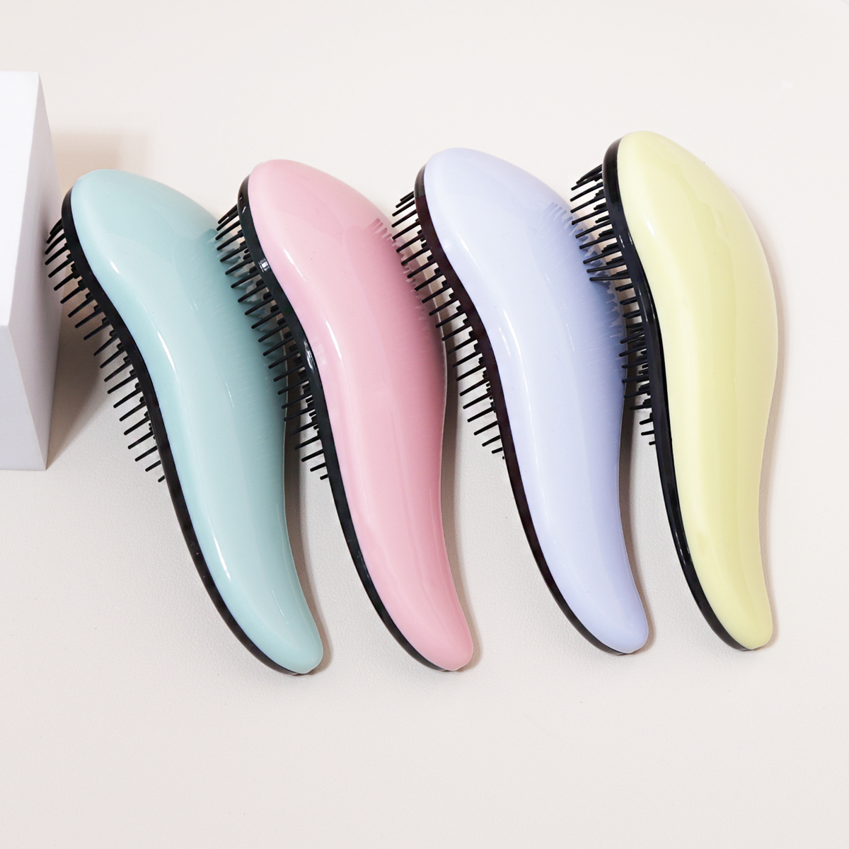 Antistatic massage brush winding shower massage brush wet hair curly brush salon hairdressing tool Special for real hair wigs