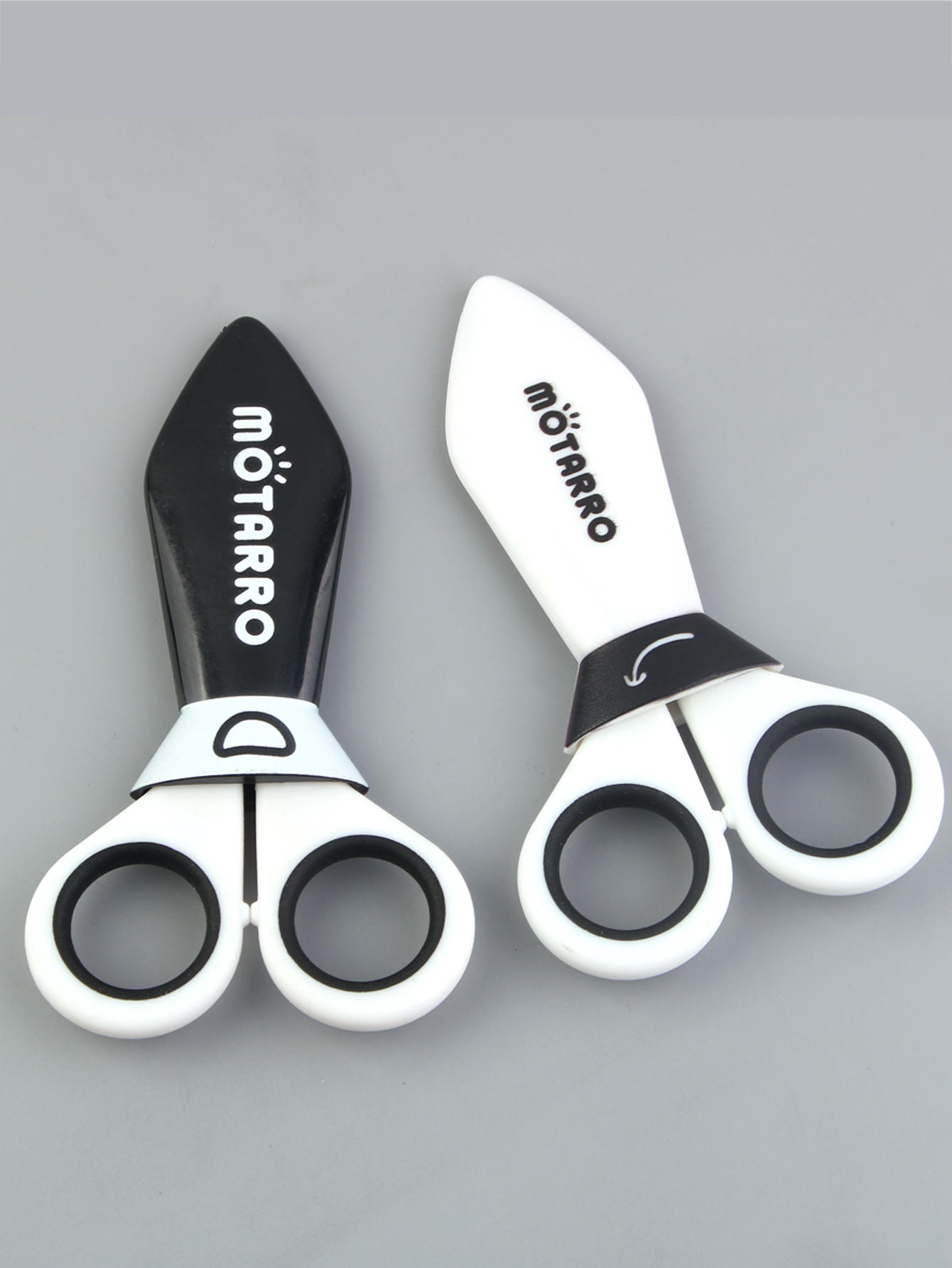 MOTARRO 1Pc Aleatório 115mm Mini Segurança Cabeça Redonda Tesoura de Plástico Estudante Crianças Corte de Papel Material Escolar