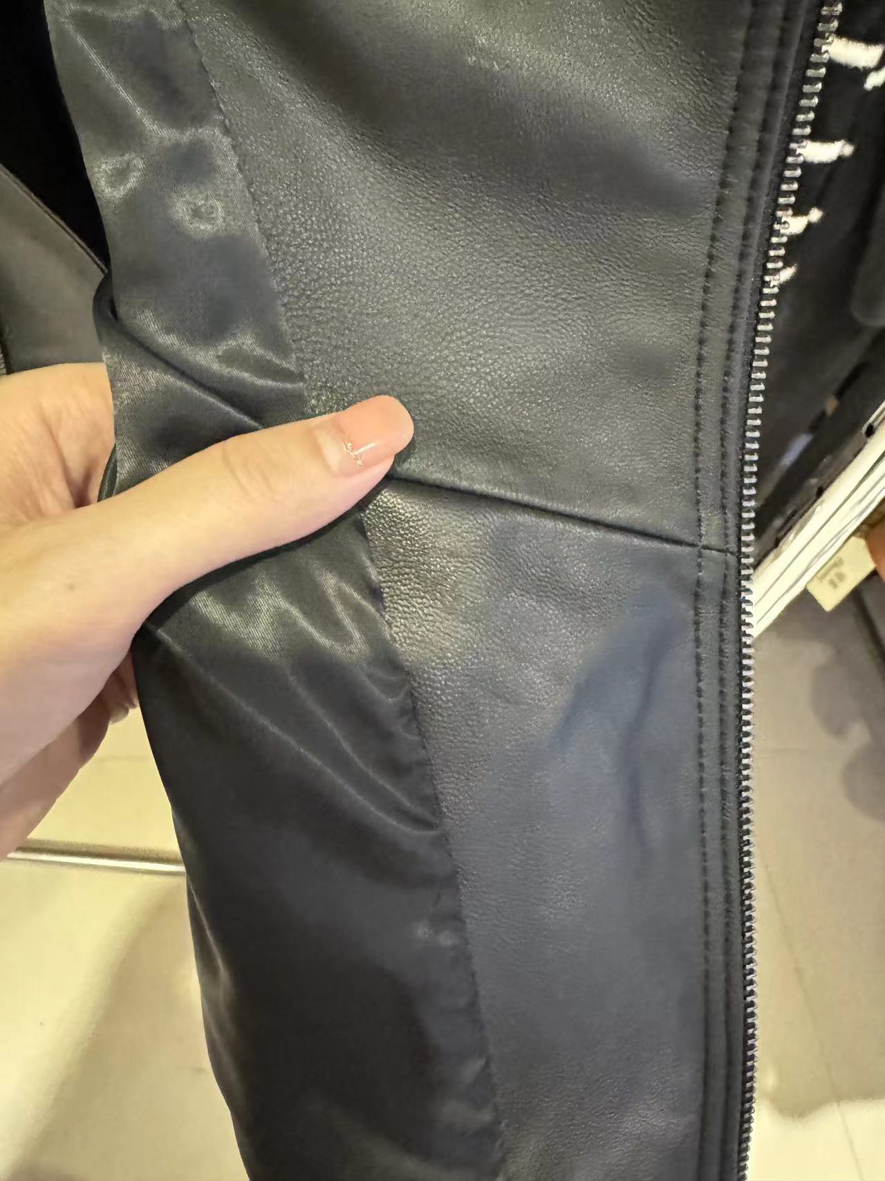 Casaco de couro genuíno feminino de pele de carneiro curto, gola virada para baixo, roupa externa, nova moda, outono e inverno, 2024