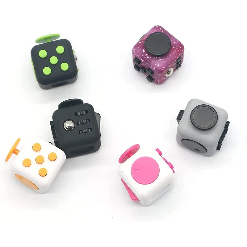 Dados coloridos para alívio do estresse, irritabilidade, liberação do estresse, autismo, ansiedade, alívio do estresse, crianças, pontas dos dedos anti-stress