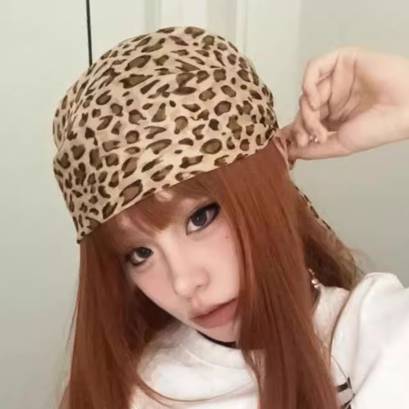 Retro Luipaard Print Vierkante Sjaal voor Vrouwen Satijn Dunne Rand Sjaals Hoofdband Mode Y2K Dame Haar Sjaal Wrap Vrouwelijke Halsdoek