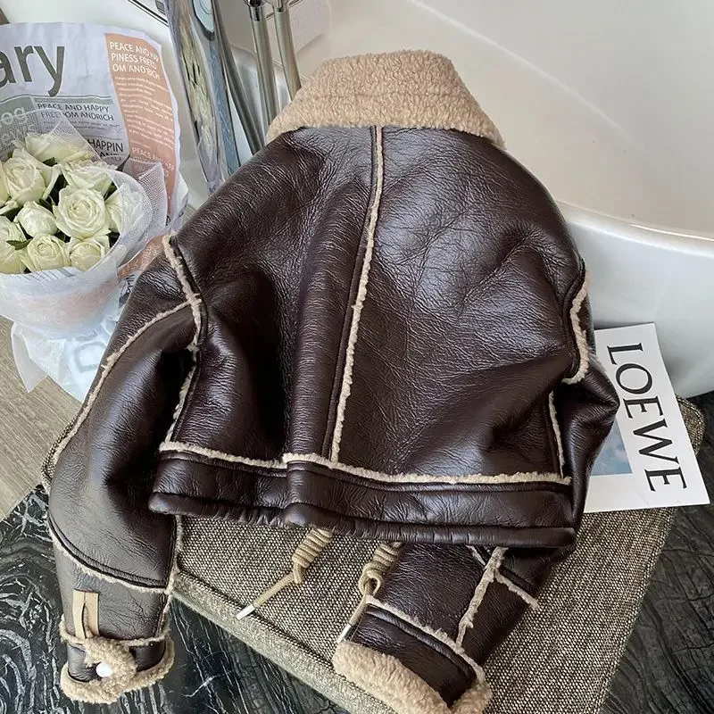 สีดํา Lambswool แจ็คเก็ตฤดูหนาวหนา Plus กํามะหยี่รถจักรยานยนต์หนัง Faux เย็บเสื้อ PU Plush เสื้อสเวตเตอร์ถักเสื้อคอปก