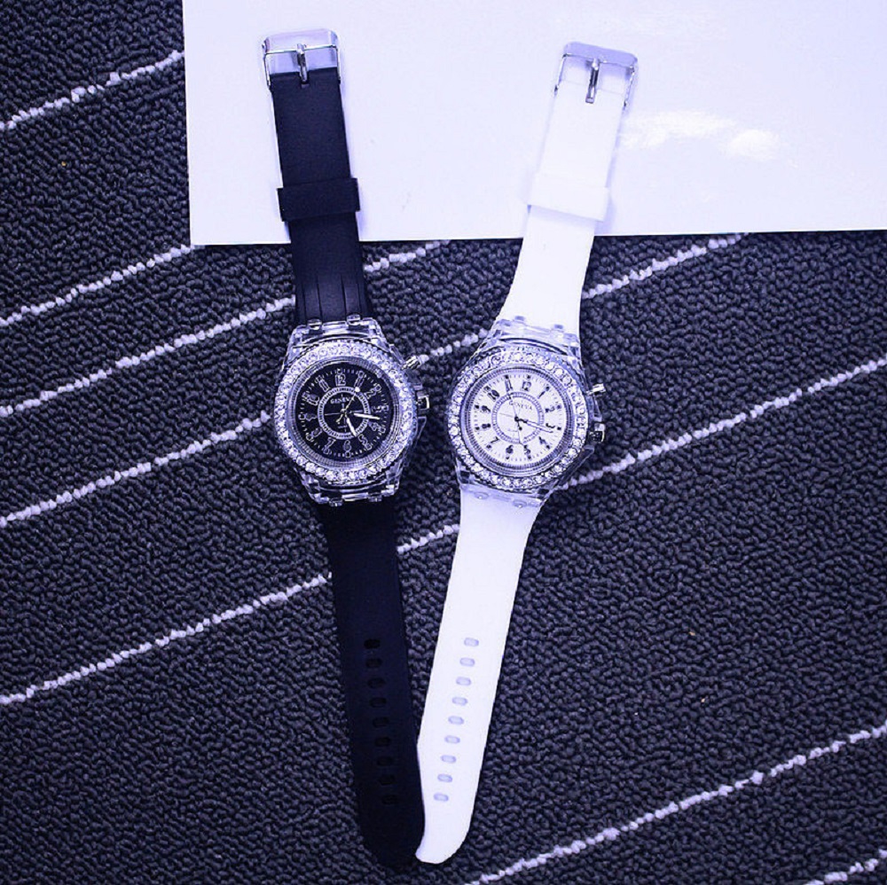 Luminous นาฬิกาตัวชี้ Dial Rhinestone ตกแต่งสไตล์ควอตซ์นาฬิกา Cool นาฬิกาข้อมือสําหรับผู้ชายผู้หญิงนาฬิกา