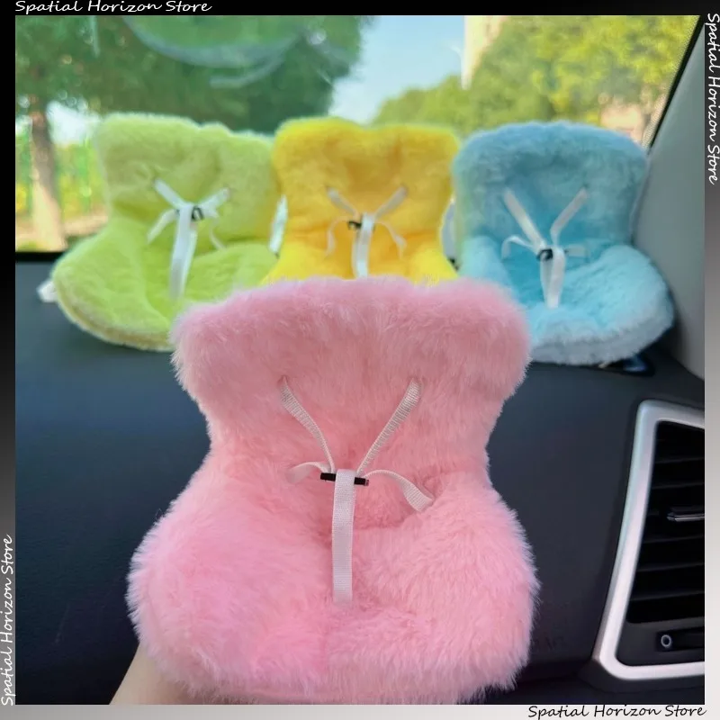 ミニぬいぐるみ安全シートかわいい Labubu アイドル Kpop 人形ぬいぐるみシート車の空気芳香治療装飾車の装飾ギフト