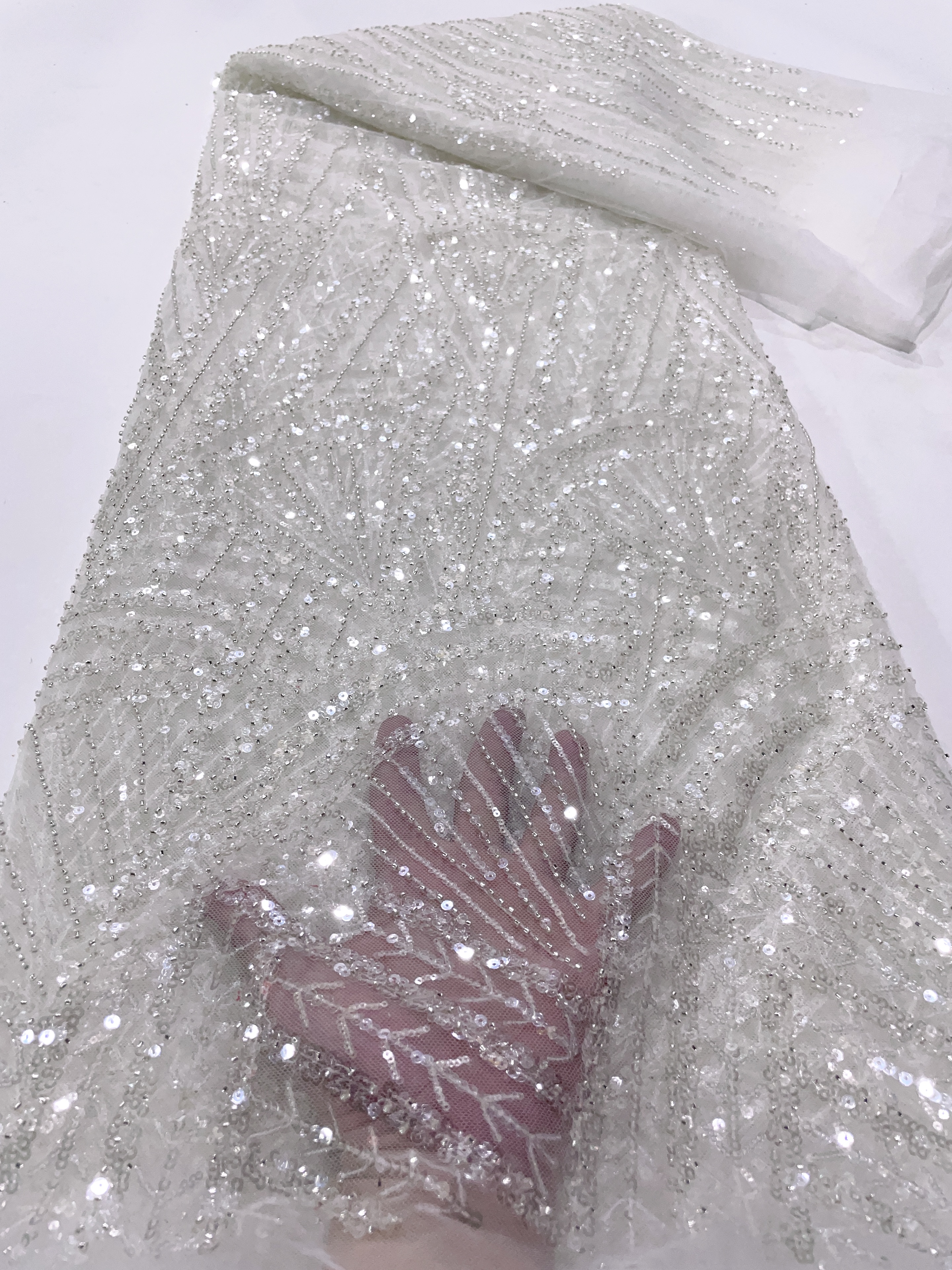 Tecido de renda africano 5 jardas mais recente tecido de renda nigeriana de alta qualidade tecido de rede bordado renda de malha 2024 renda de lantejoulas francesas