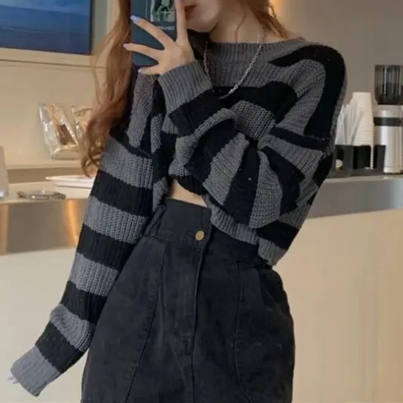 Koreański styl w paski krótki sweter damski Vintage Oversize sweter z dzianiny damski jesień z długim rękawem swetry z okrągłym dekoltem topy