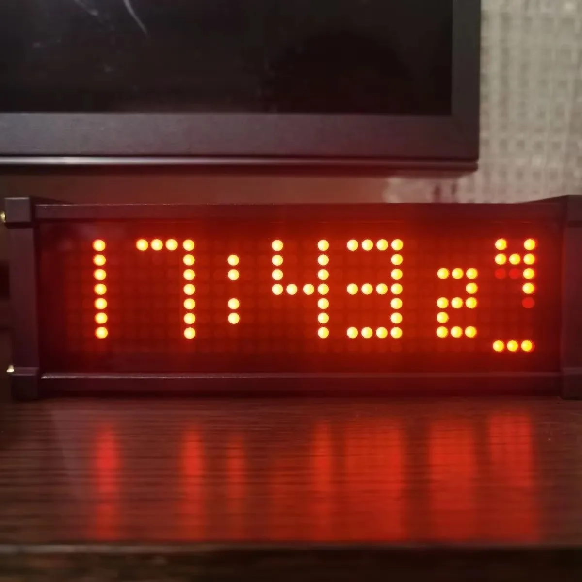 WFD Retro Electronic Tube Clock Pseudo-fluorescente Matrix Cyberpunk Spectrum Function decorazioni Desktop