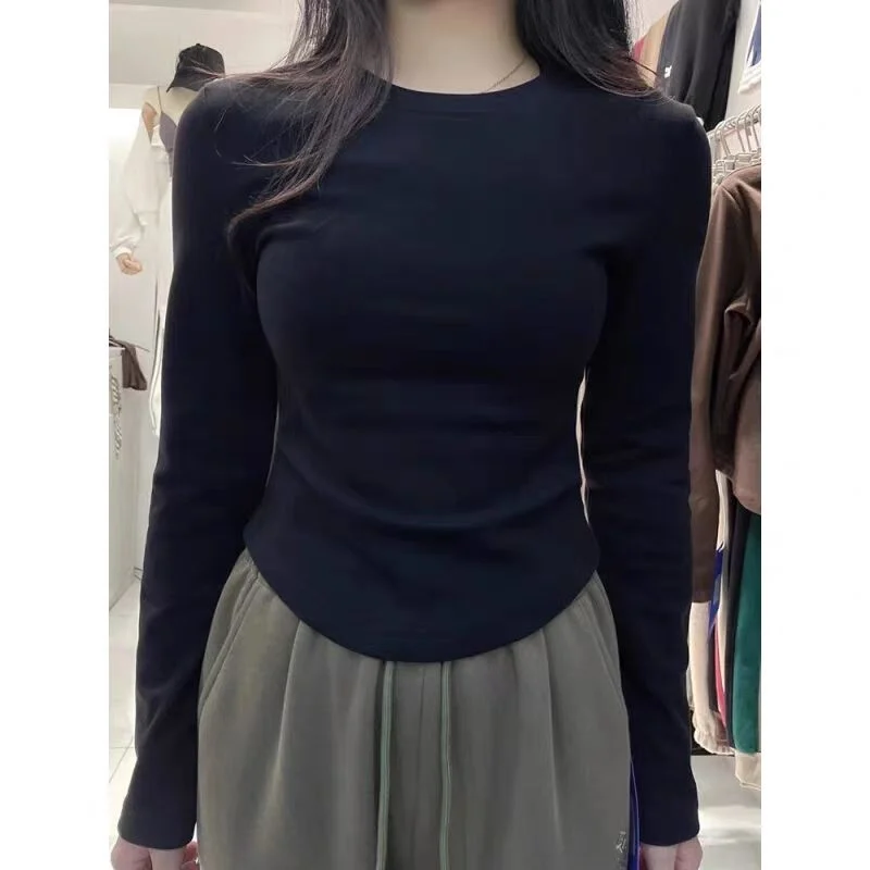 両面ベルベット白長袖女性のベースシャツ秋冬暖かいファッショナブルなウエストシンチボトム裾 Tシャツ