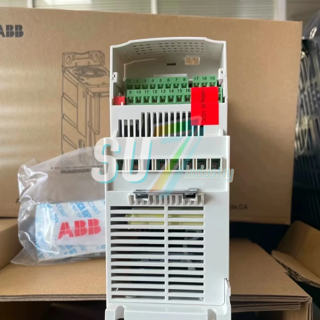 Convertidor de frecuencia ACS355-01E-04A7-2 ACS355-01E-06A7-2 Nuevo en almacén
