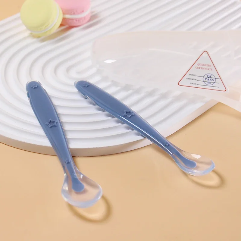 Juego de cucharas de aprendizaje de silicona para bebé, vajilla de estrellas, cuchara de alimentación de silicona suave para entrenamiento, silicona Reborn, 2 uds.