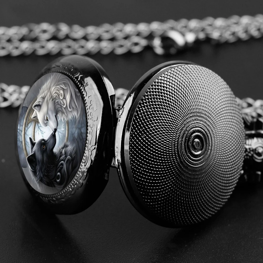 Relógio de bolso de quartzo com cúpula de vidro, design de lobos preto e branco com corrente durável, mostrador de numeral árabe para homens e mulheres, presentes criativos