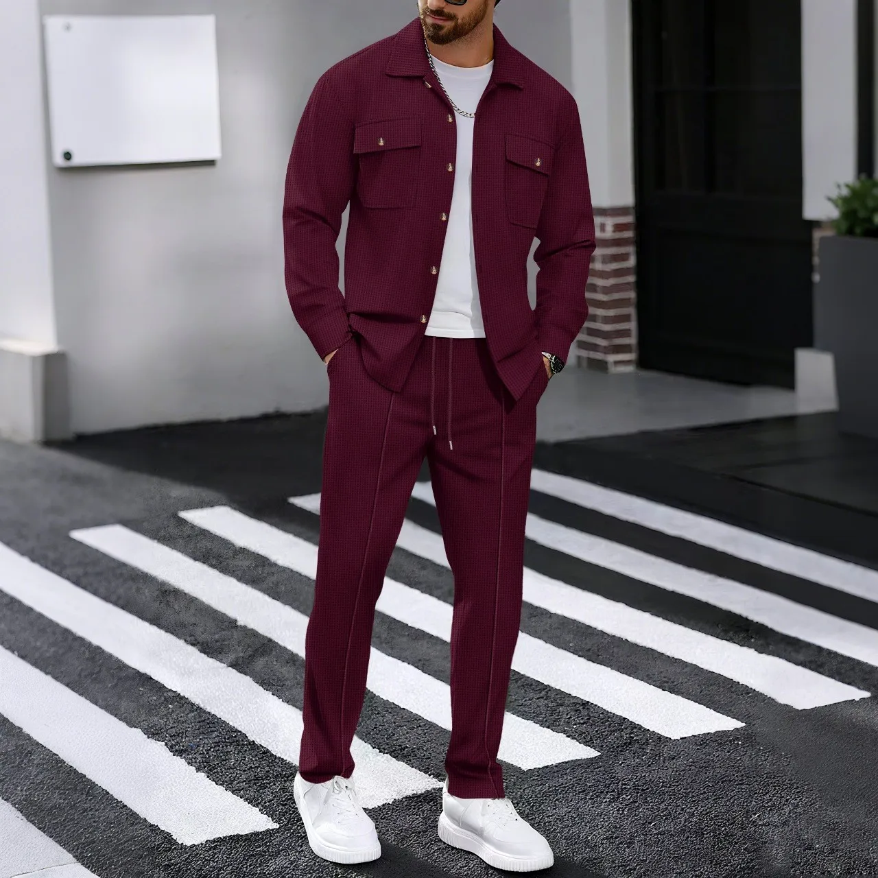 Neues Set aus langärmligem, einfarbigem Cardigan-Hemd und Hose mit Doppeltaschen und Knöpfen im Herbststil mit Waffelmuster