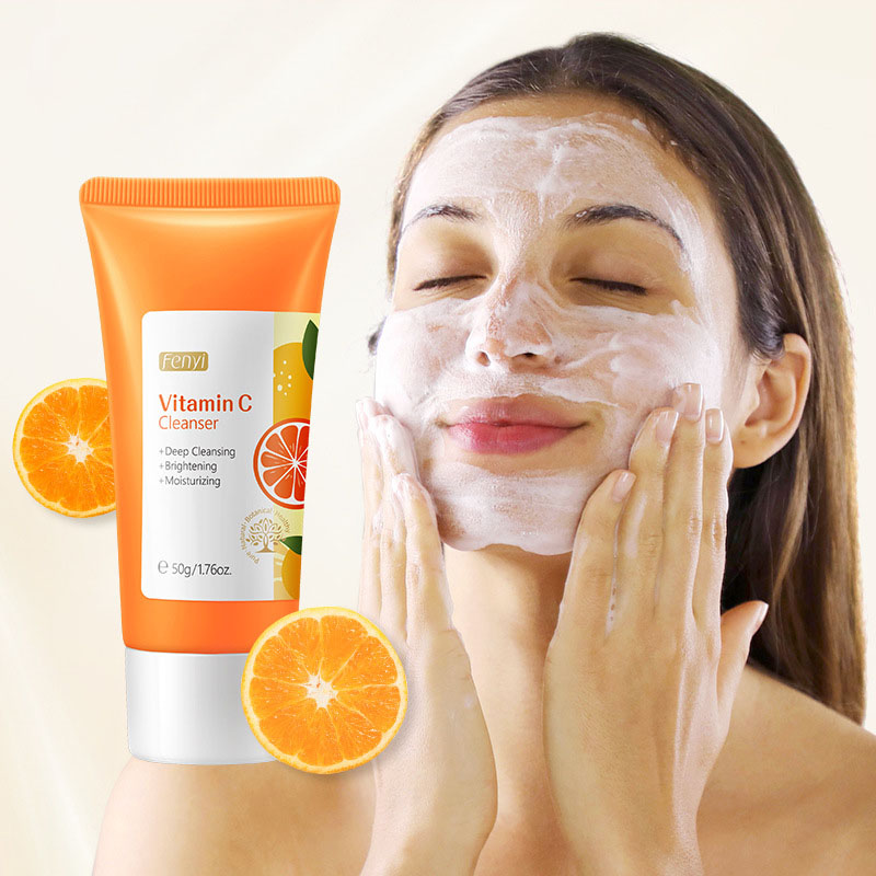 Detergente viso alla vitamina C Pulizia profonda della pelle Idratante Rimozione dei punti neri Cura della pelle Schiuma detergente per il viso Detergente per il viso Cura della pelle
