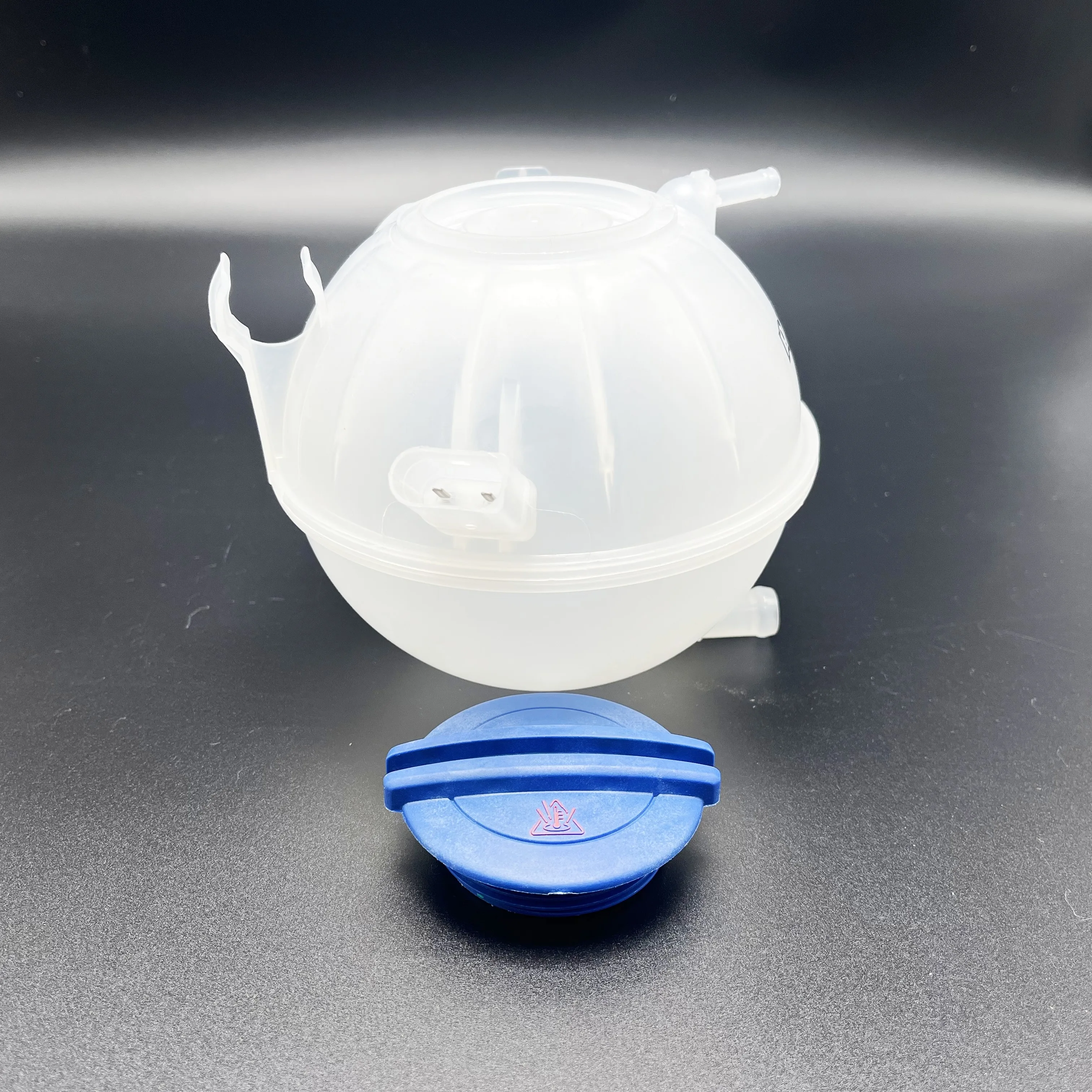 1K0121407A Car Coolant Reservoir Expansion Tank+Cap For VW Jetta MK5 Golf GTI MK6 Tiguan Passat CC Beetle Eos Audi A3 Q3 TT