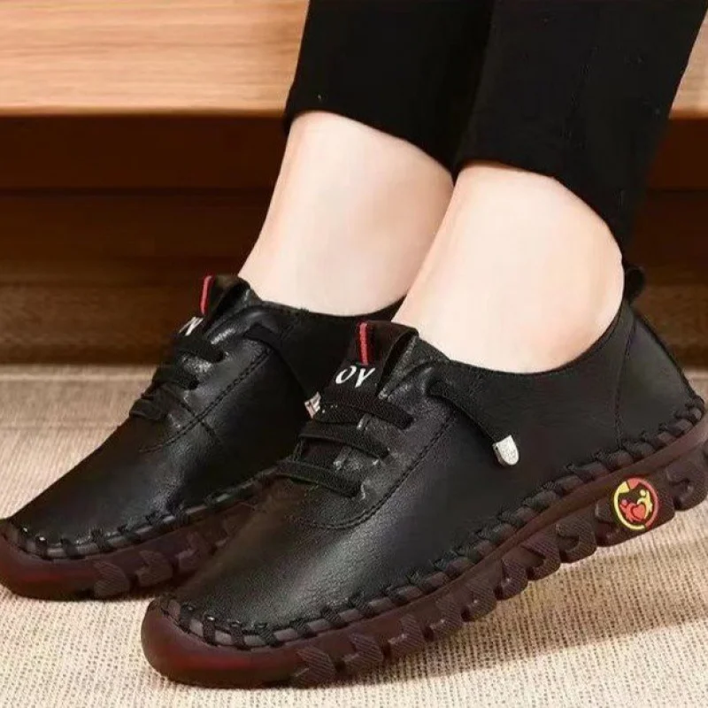 2025, Frühling und Herbst, handgenähte Einzelschuhe, große Damenschuhe, Mutterschuhe mittleren Alters, weiße Schuhe, flache Freizeitschuhe