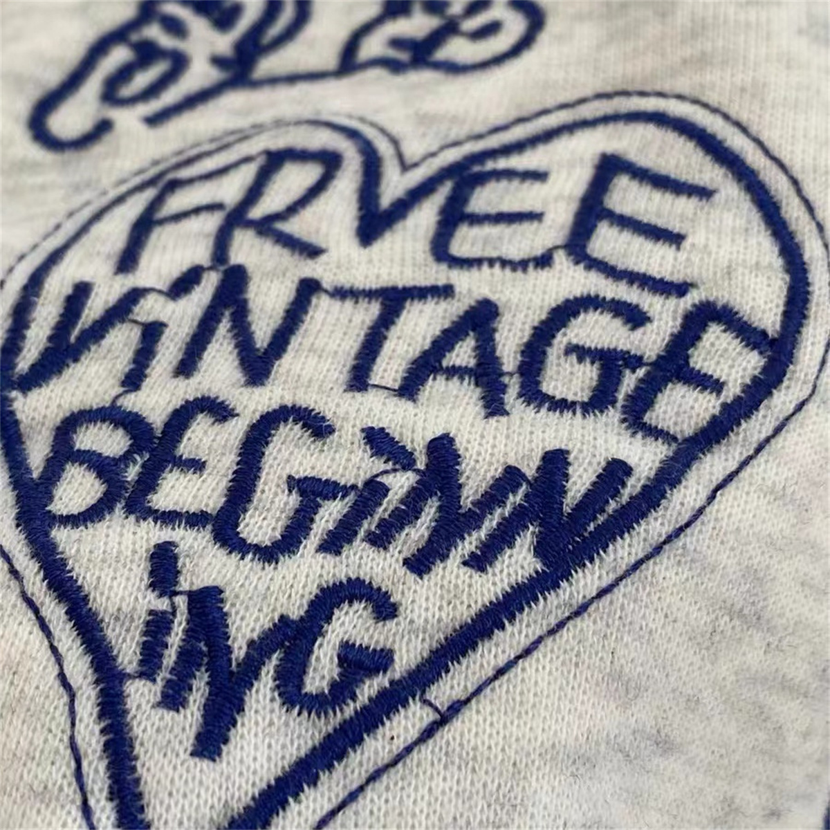 Mode coréenne femmes gris brodé col rond sweats courts automne manches longues vacances pulls hauts décontracté populaire