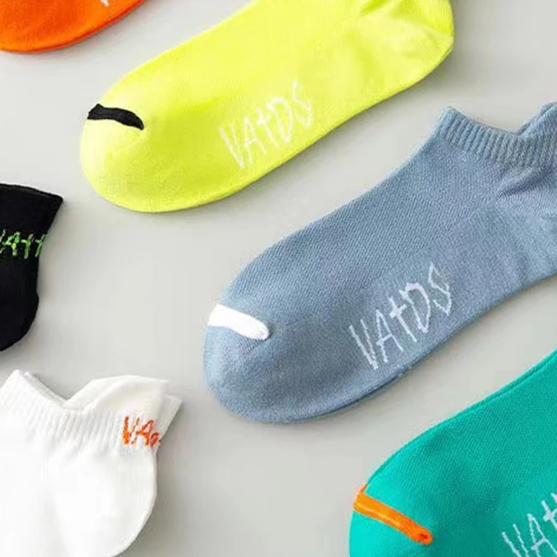 5 pares de calcetines tobilleros de colores brillantes para hombre, transpirabilidad, moda informal, estilo callejero, desodorizantes, invisibles, para viajes y correr
