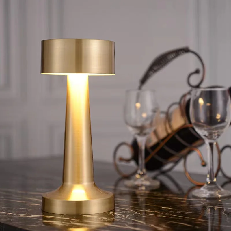 Lampe de Table rétro en métal tactile, décoration pour Bar, Table basse, Restaurant, bureau, veilleuse LED Rechargeable pour chambre à coucher