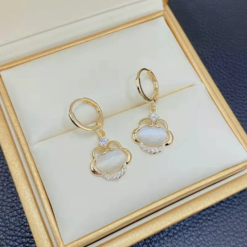 2022 Baru Wanita Mewah Berlian Imitasi Anting Opal Korea Mode Perhiasan Pesta Anak Perempuan Temperamen Aksesori Anting-Anting Yang Tidak Biasa