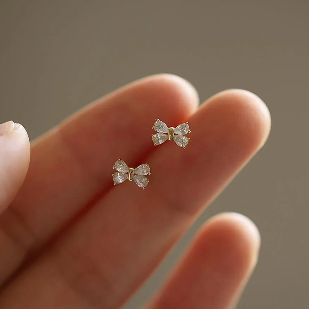 Pendientes redondos de piedra de circonia cúbica con barra de Metal de Color dorado para mujer, pendiente de poste CZ con forma de lazo, pendiente brillante clásico