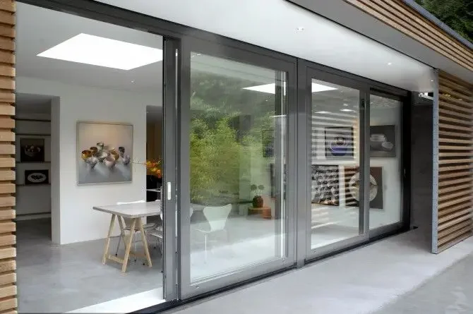 Porte scorrevoli Porta scorrevole con profilo in lega di alluminio all'ingrosso Porte in vetro temperato per sistema di porte scorrevoli in vetro per balcone sun room