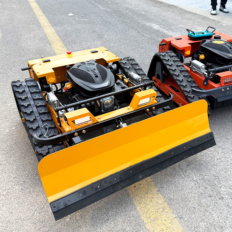 Aangepaste fabriekslevering CE EPA dieselmotor All Terrain grassnijmachine Landbouw rubberen rupsen met sneeuwschuiver