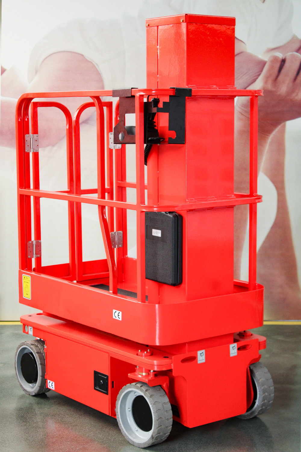 Plataforma de trabajo elevada Plataforma elevadora de mástil VERTICAL autoripropulsada de 3,6 M Plataforma de trabajo elevada Batería de plomo ácido/lítio CE