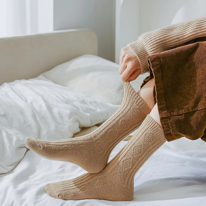 calcetines mujer calcetines blancos calcetines marca calcetines Calcetines térmicos de lana de Cachemira para mujer, conjunto de Color sólido, cálido, negro y blanco, moda japonesa, invierno, nuevo, 6 pares por lote